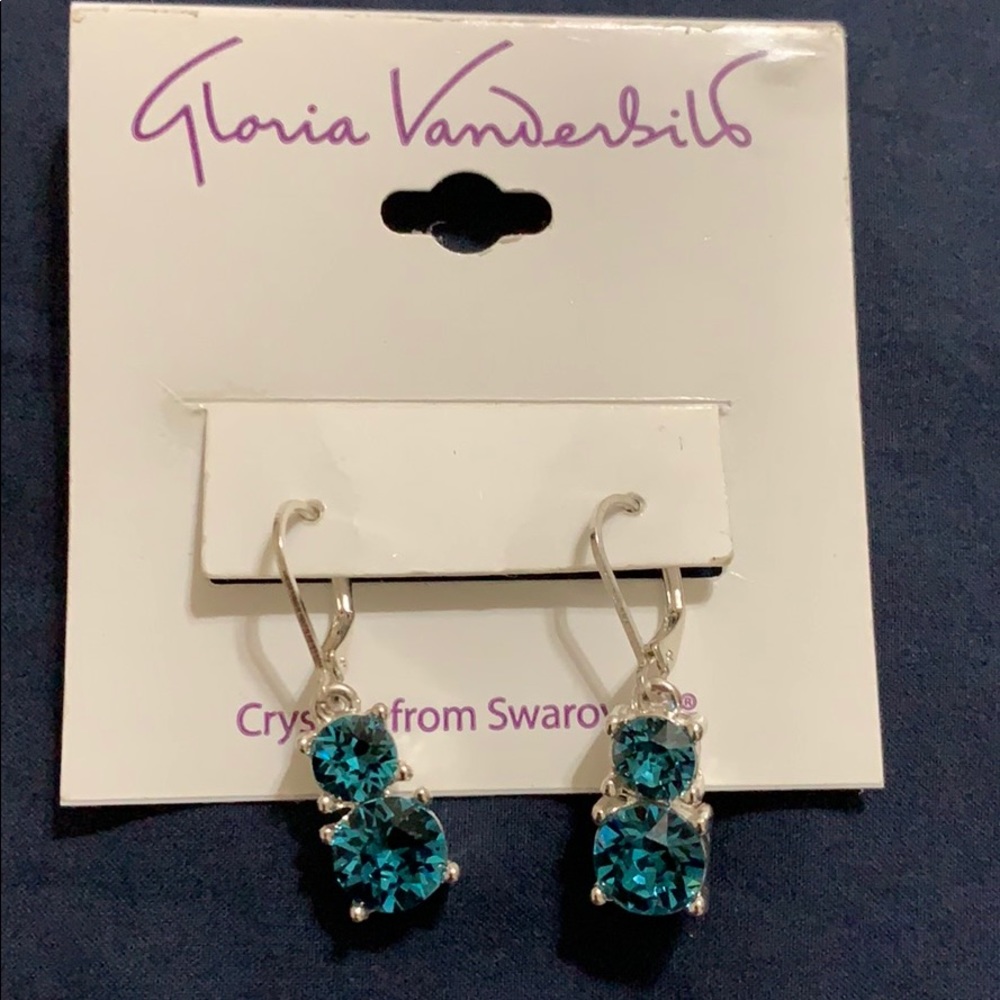 Gloria Vanderbilt earrings.